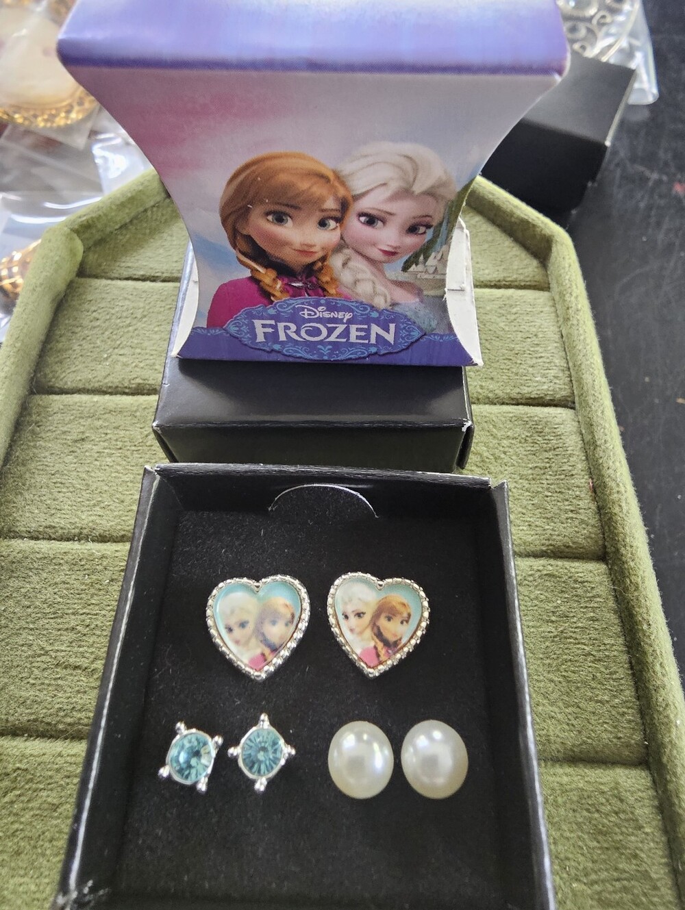 Girls Frozen Avon Earrings